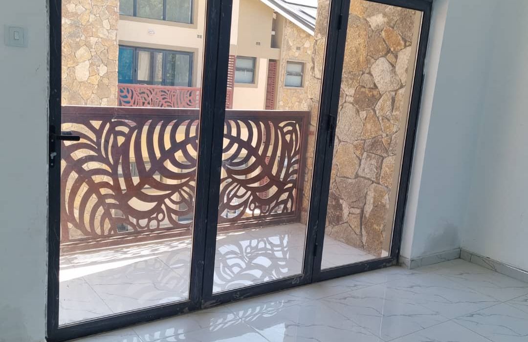 3 Bedroom Duplex Flat for Sale in Newlands 