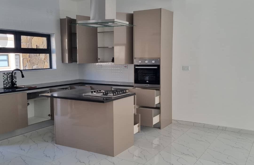 3 Bedroom Duplex Flat for Sale in Newlands 