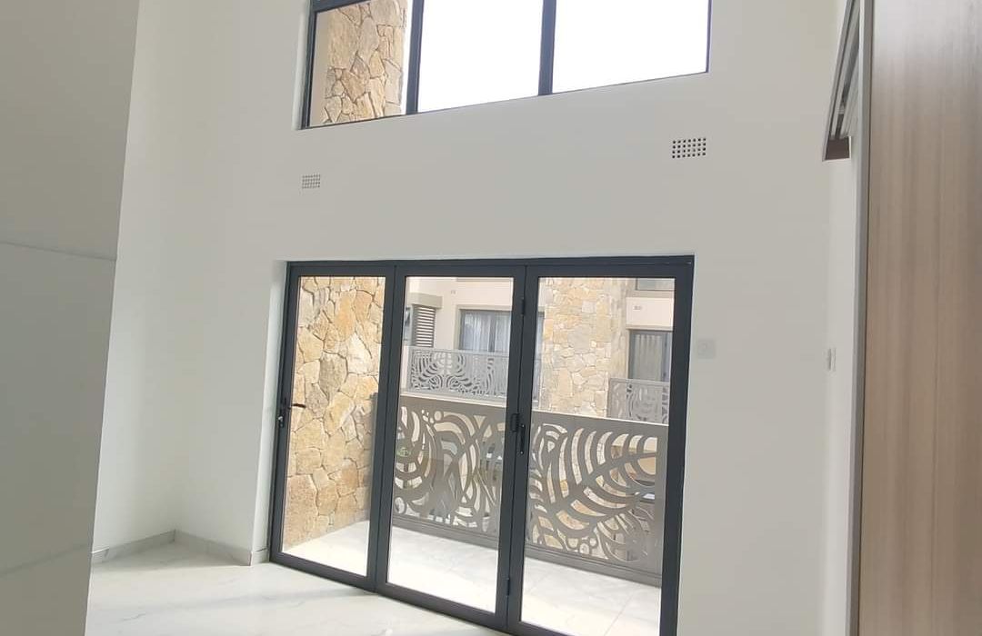 3 Bedroom Duplex Flat for Sale in Newlands 