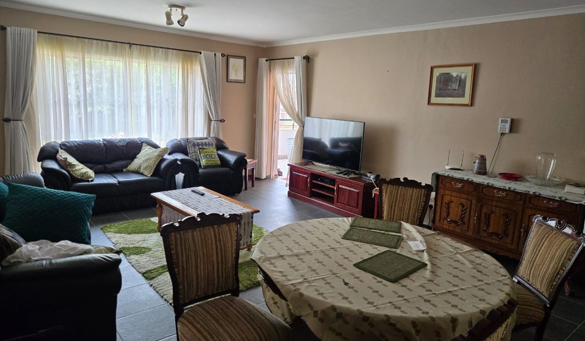 3 Bedroom Flat for Rent in Upper Avenues 