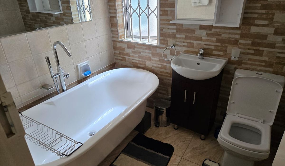 3 Bedroom Flat for Rent in Upper Avenues 