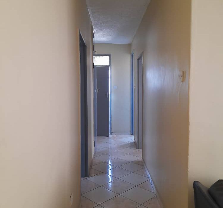 3 Bedroom Flat for Sale in Prospect, Waterfalls 