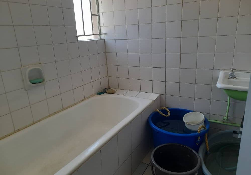 3 Bedroom Flat for Sale in Prospect, Waterfalls 
