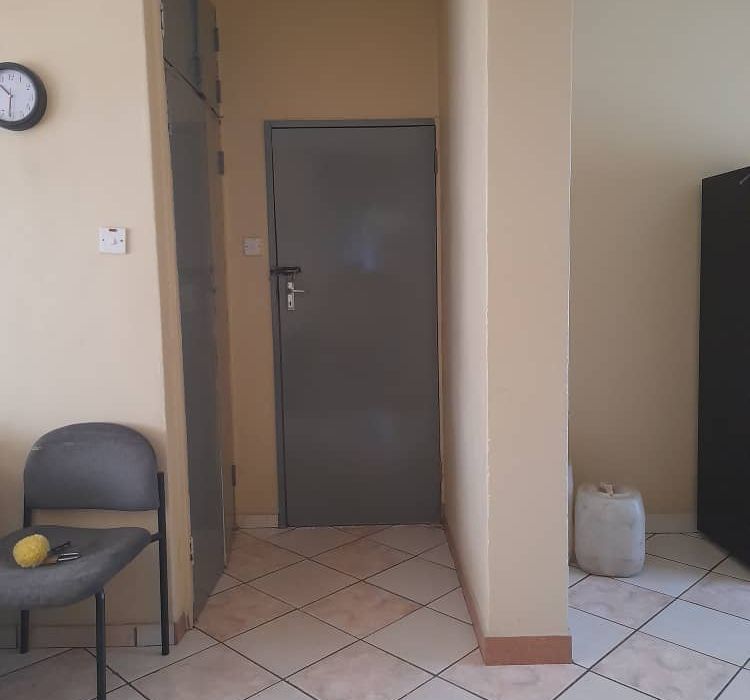 3 Bedroom Flat for Sale in Prospect, Waterfalls 