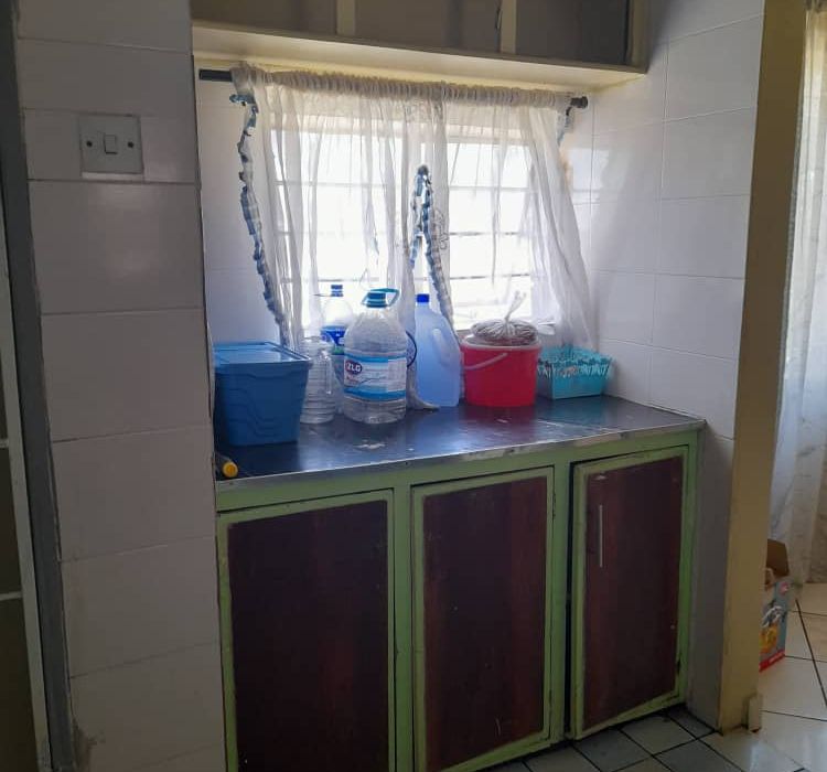 3 Bedroom Flat for Sale in Prospect, Waterfalls 