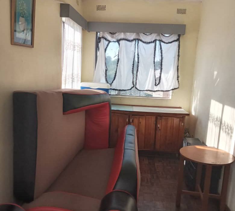 3 Bedroom Flat In Eastlea for Sale 