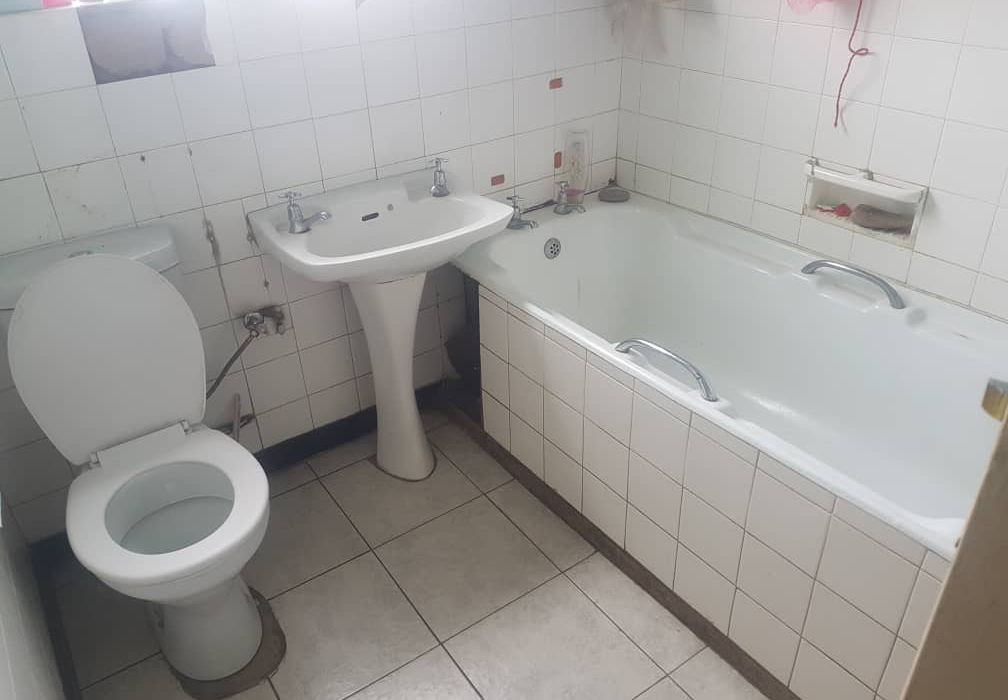 3 Bedroom Flat in The Avenue for Sale 