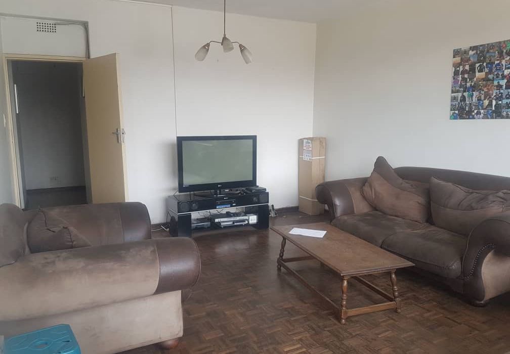3 Bedroom Flat in The Avenue for Sale 