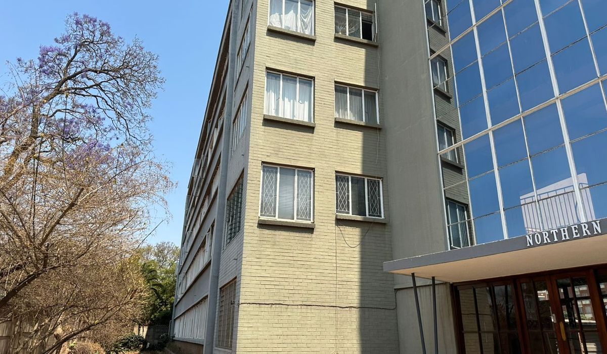 3 Bedroom Flat in The Avenue for Sale 