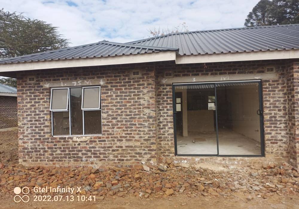 3 Bedroom Garden Flat for Sale in Marlborough