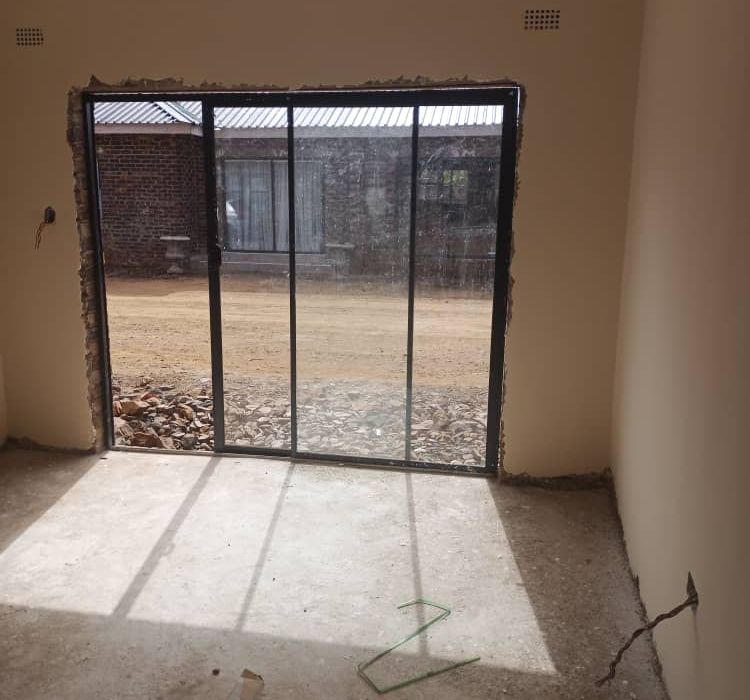 3 Bedroom Garden Flat for Sale in Marlborough