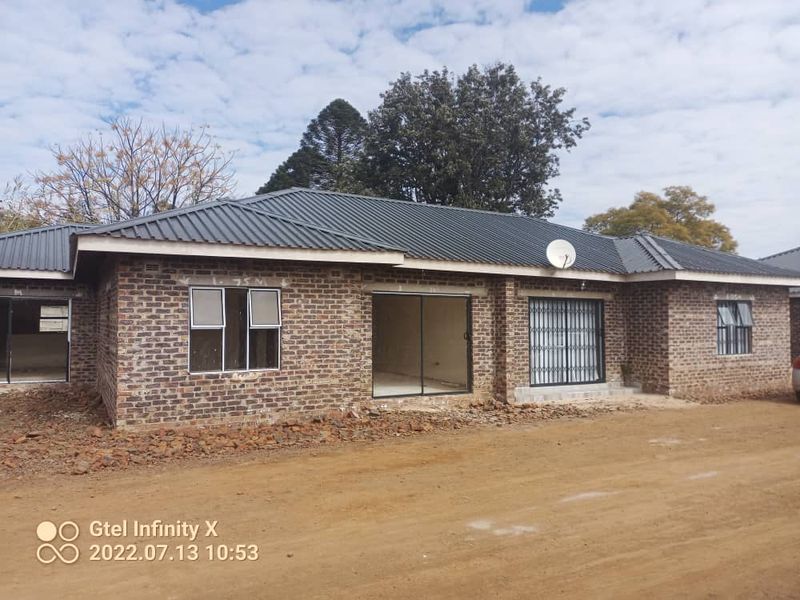 3 Bedroom Garden Flat for Sale in Marlborough