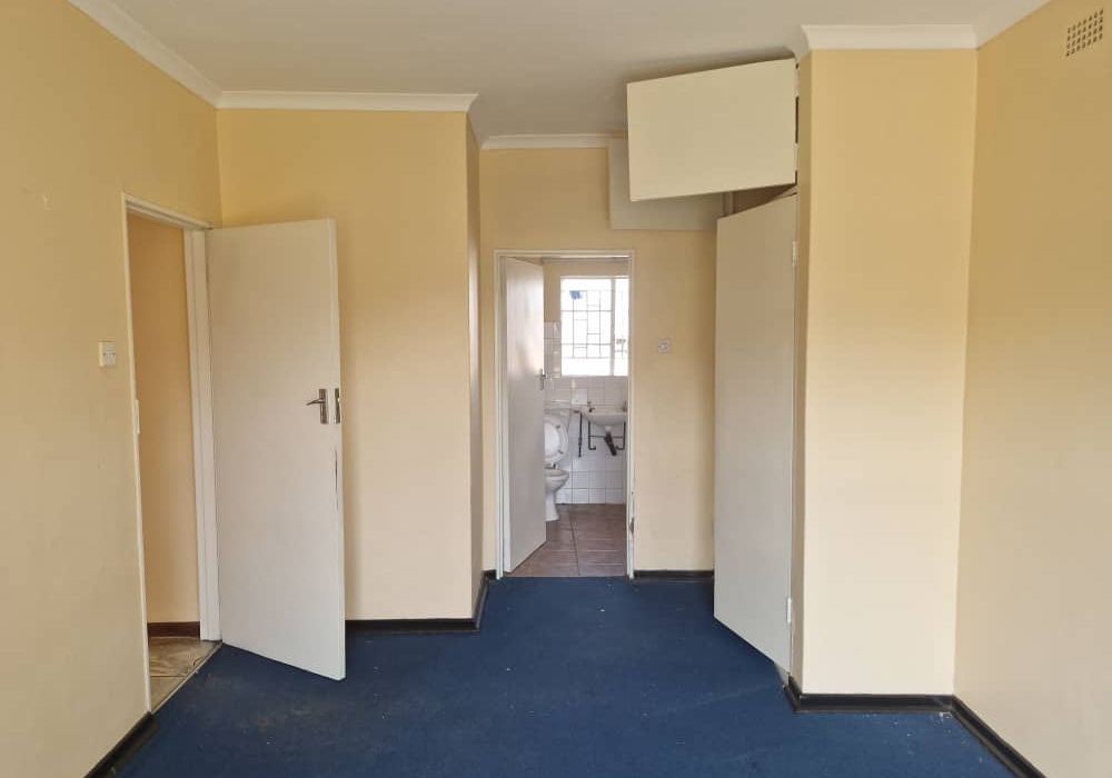 3 Bedroom Garden Flat for Sale in Meyrick Park 