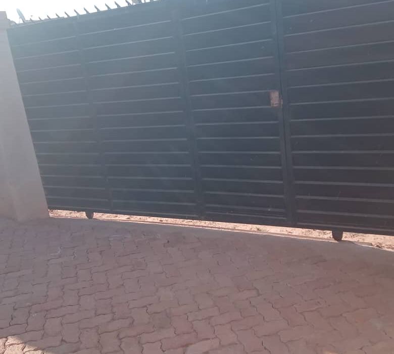 3 Bedroom House for Rent in Hatcliffe