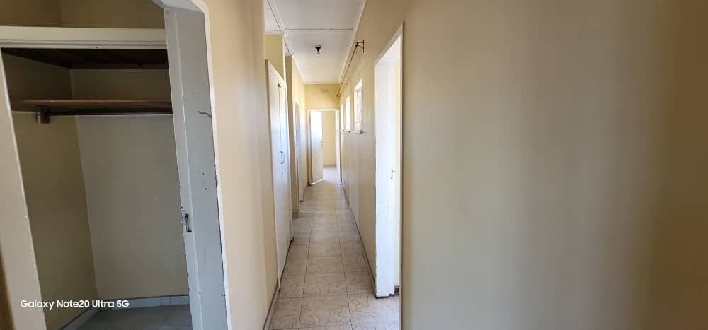 3 Bedroom House for Rent in Parktown, Waterfalls 