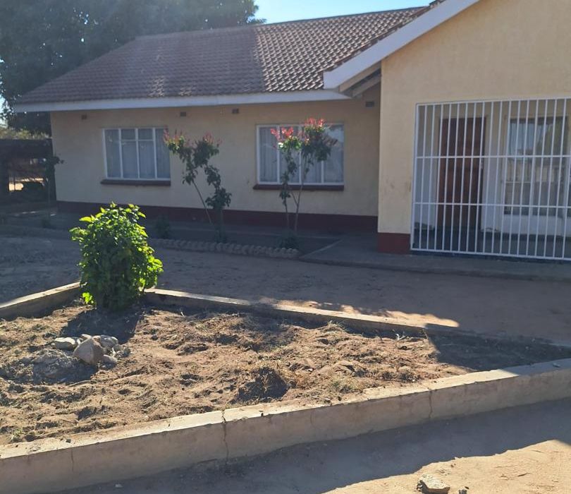 3 Bedroom House for Sale along the Kwekwe Highway