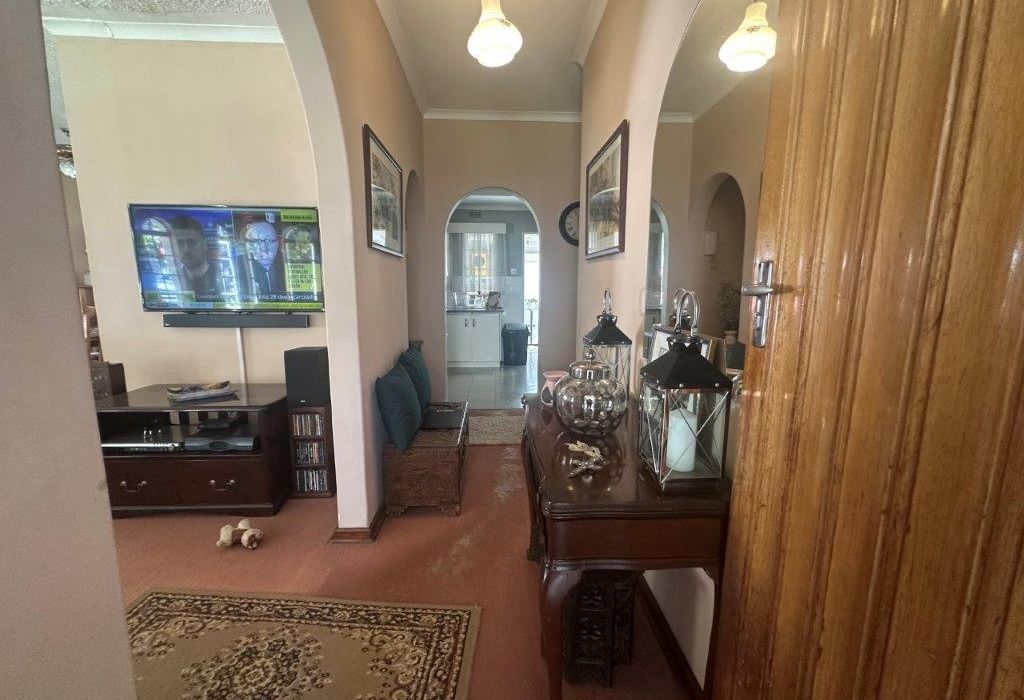 3 Bedroom House for Sale in Avondale West 