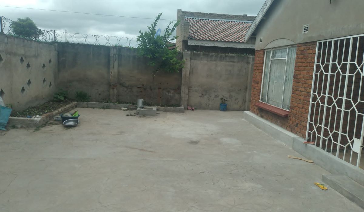 3 bedroom house for sale in Chitungwiza 