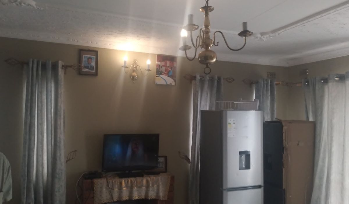 3 bedroom house for sale in Chitungwiza 