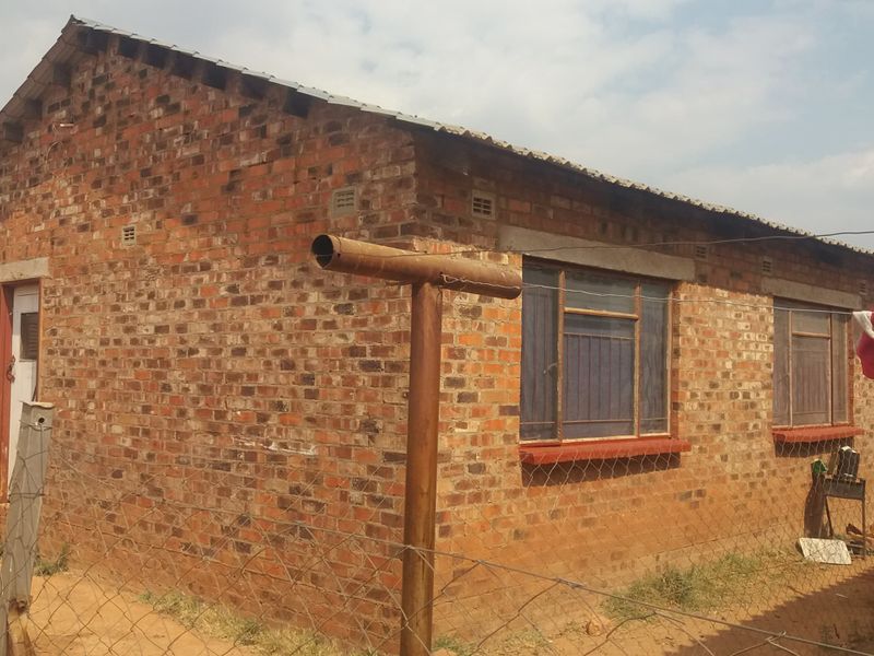 3 Bedroom House for Sale in Dzivarasekwa Ext