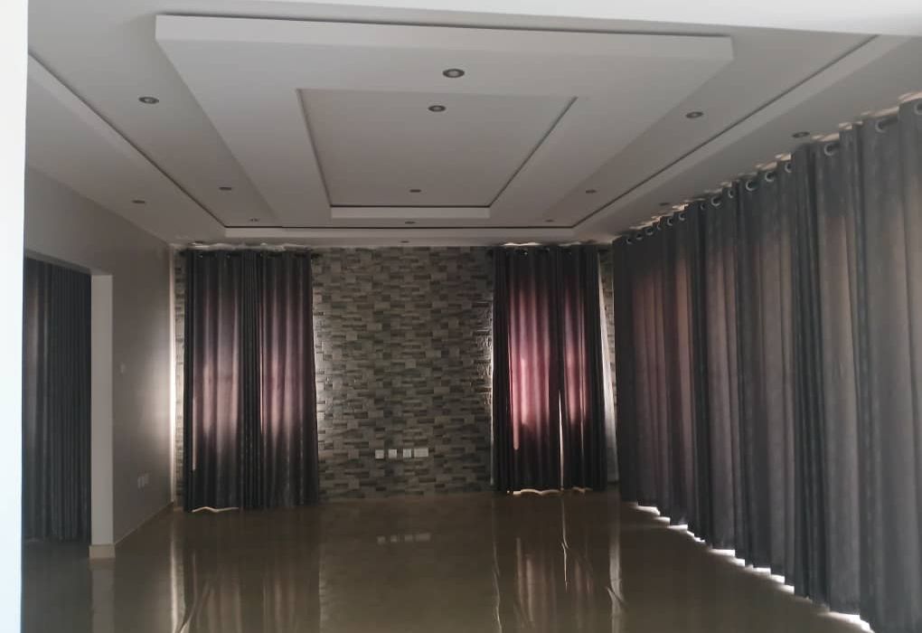 3 Bedroom house for Sale in Mainway Meadows 