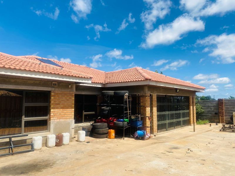 3 Bedroom House for Sale in Queenspark West, Bulawayo 