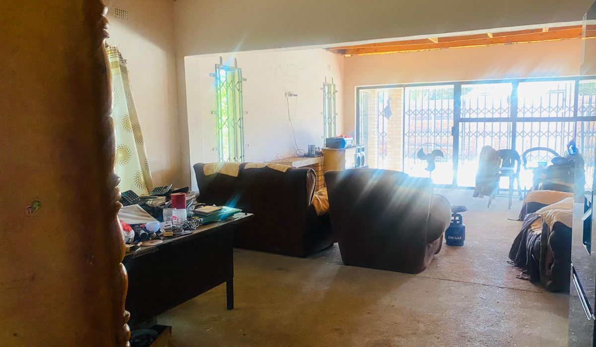 3 Bedroom House for Sale in Queenspark West, Bulawayo 