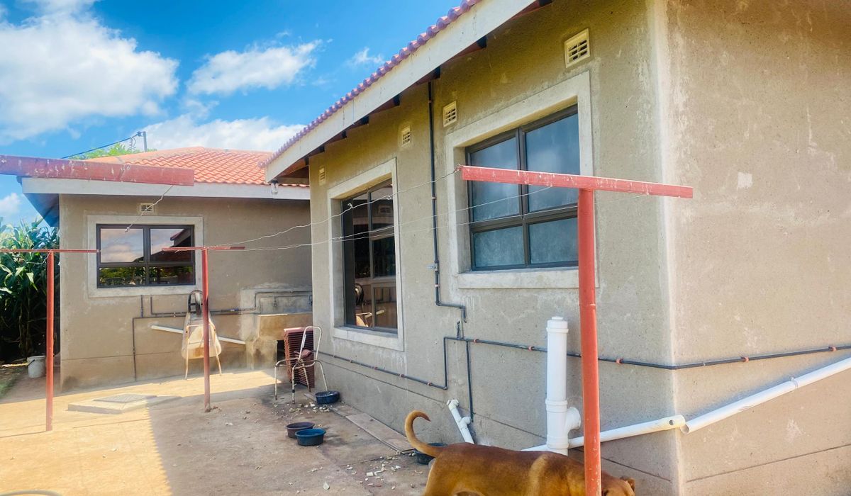 3 Bedroom House for Sale in Queenspark West, Bulawayo 