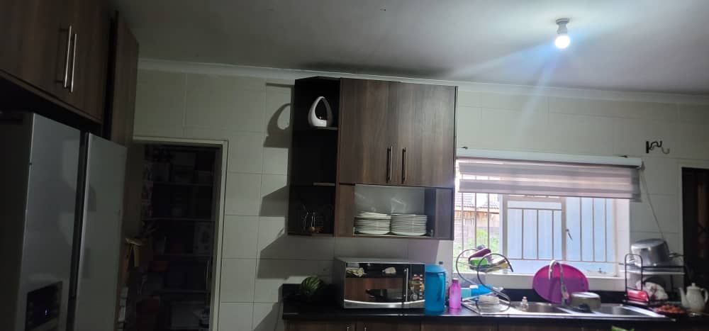 3 Bedroom House for Sale in Zimre Park 