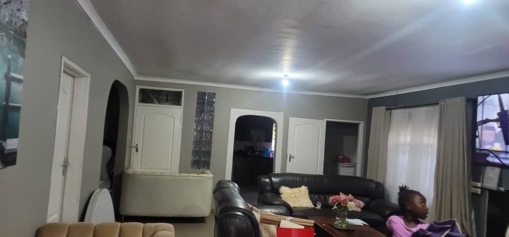 3 Bedroom House for Sale in Zimre Park 