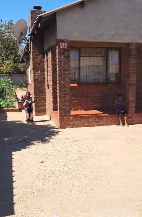 3 Bedroom House in Glen Norah for Sale 