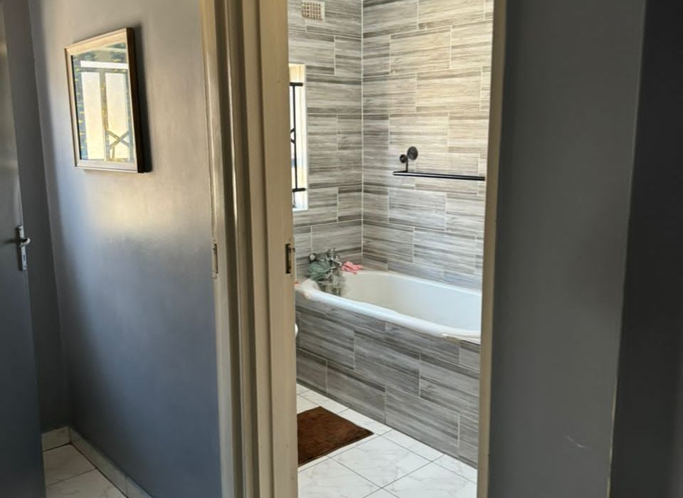 3 Bedroom House in GlenView 7 Ext, for Rent 