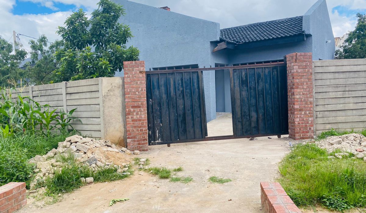 3 Bedroom House in Glenview 7 For Sale 