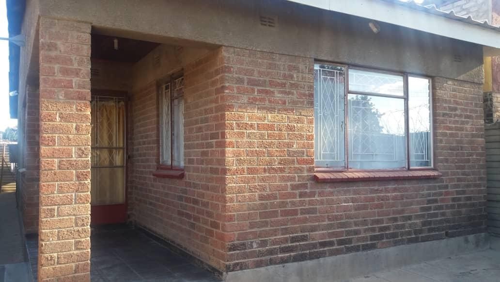 3 Bedroom House in Mabvuku for Sale 