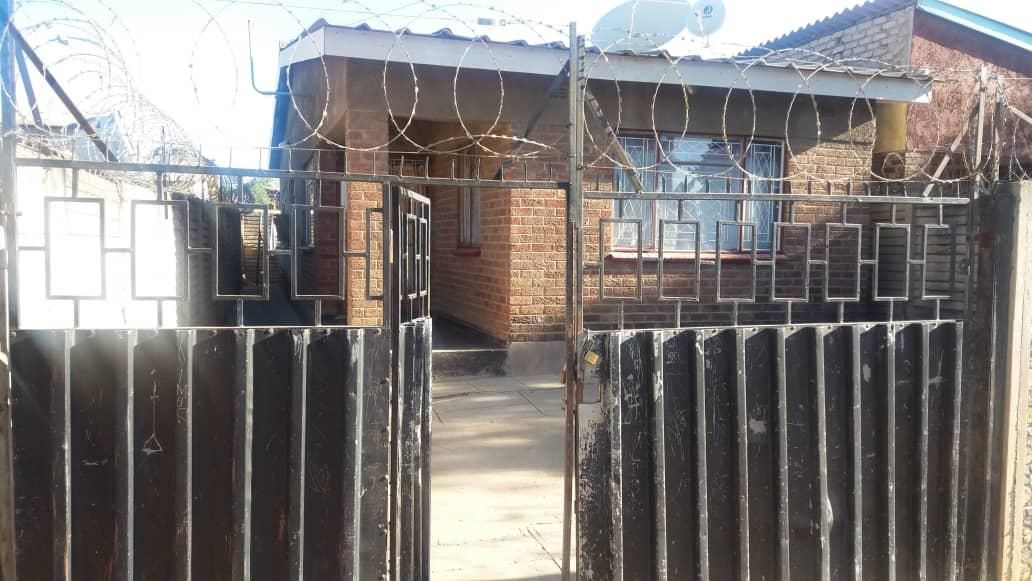 3 Bedroom House in Mabvuku for Sale 