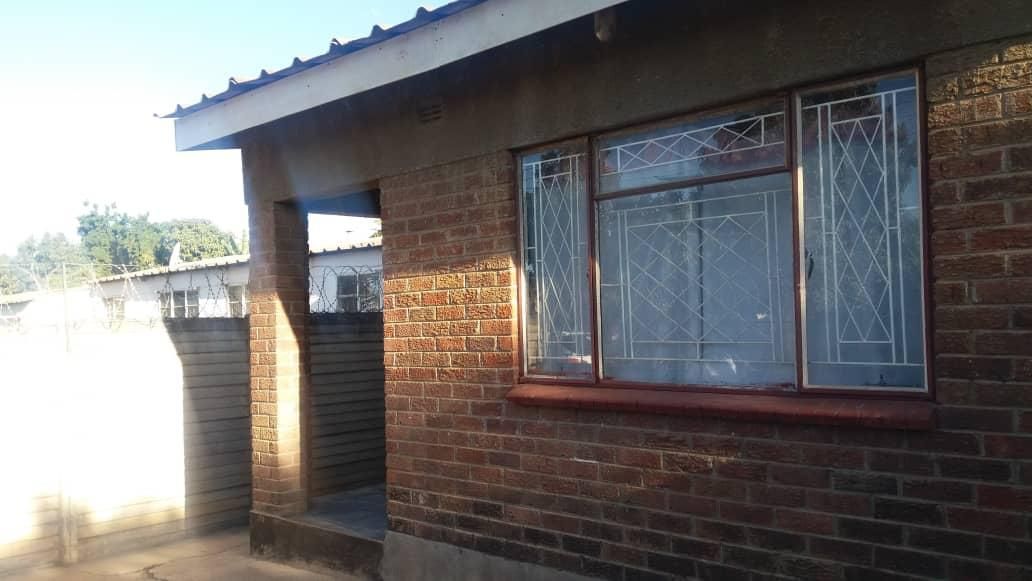 3 Bedroom House in Mabvuku for Sale 