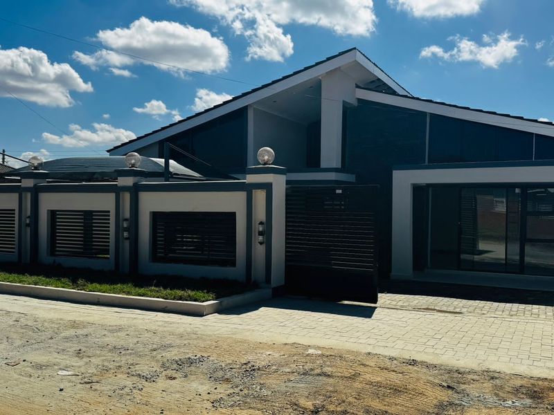 3 Bedroom House in Madokero for Sale 