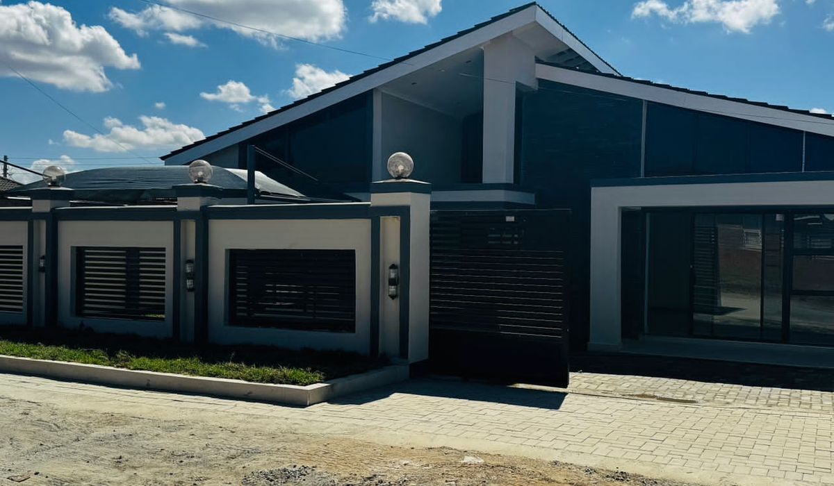 3 Bedroom House in Madokero for Sale 