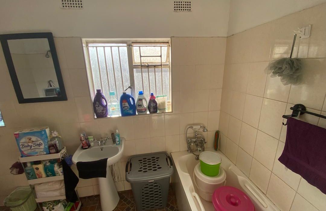 3 Bedroom House in Mainway Meadows for Sale 