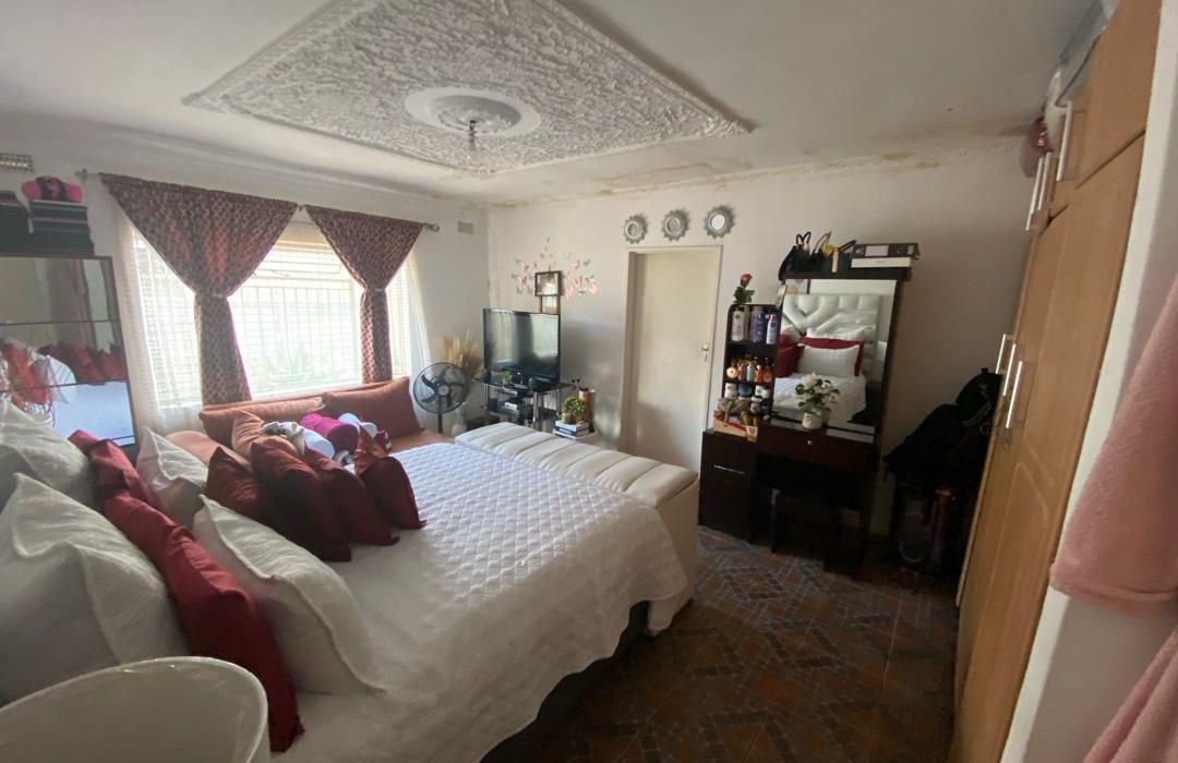 3 Bedroom House in Mainway Meadows for Sale 