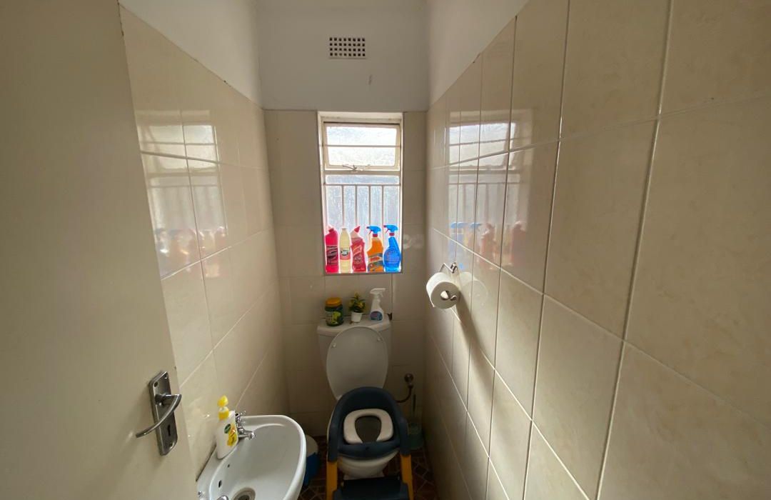 3 Bedroom House in Mainway Meadows for Sale 