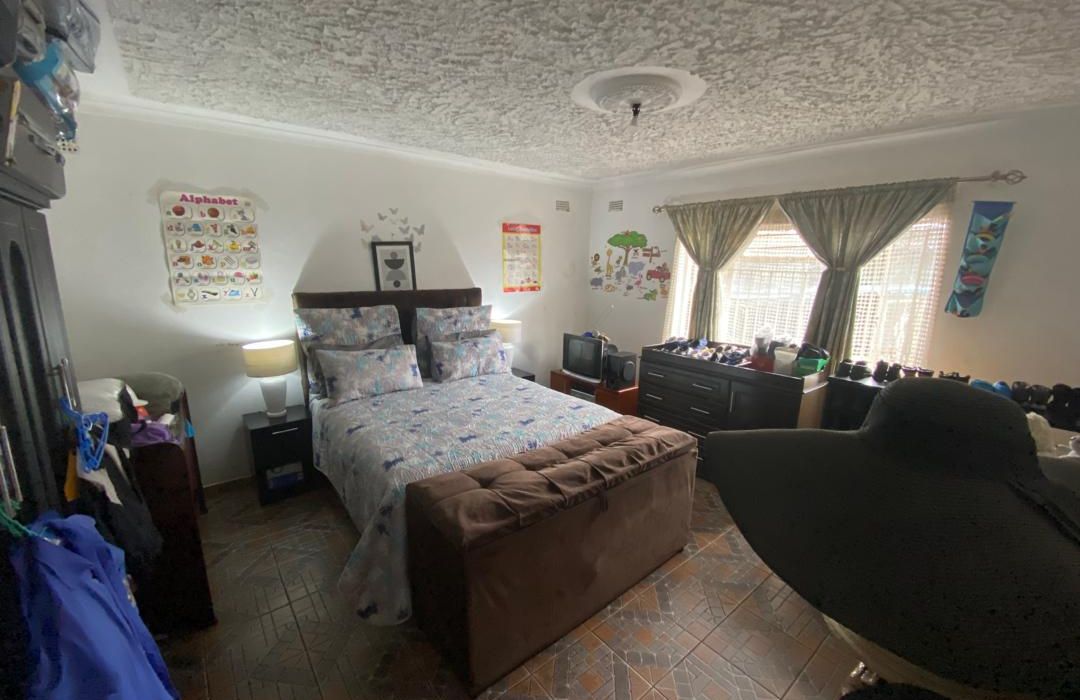 3 Bedroom House in Mainway Meadows for Sale 