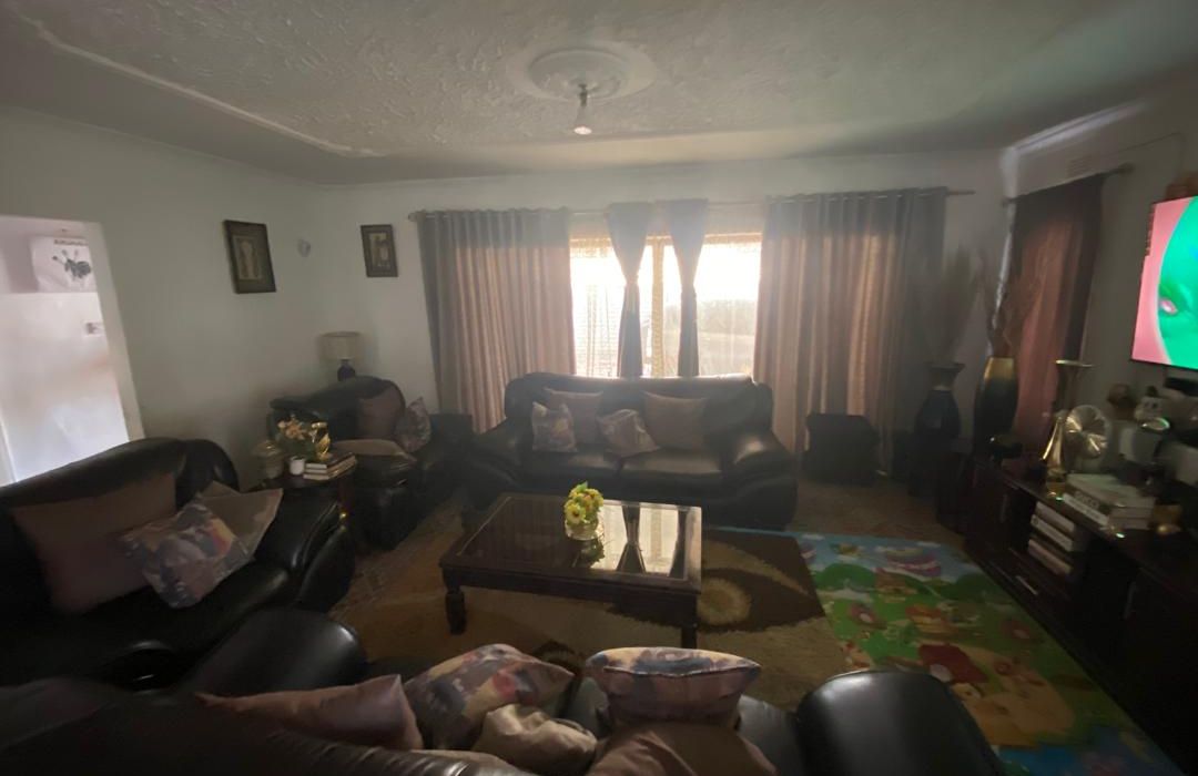 3 Bedroom House in Mainway Meadows for Sale 