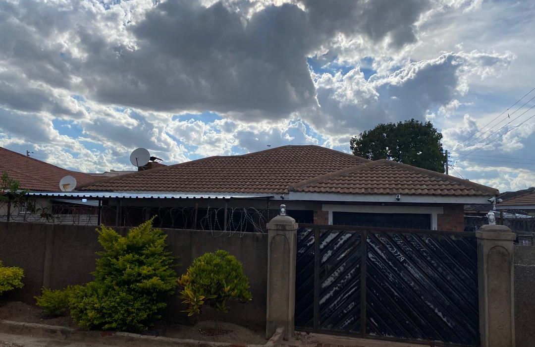 3 Bedroom House in Mainway Meadows for Sale 