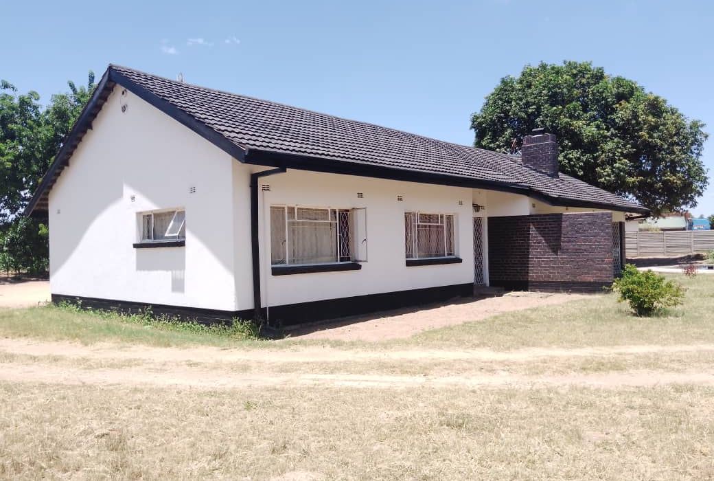 3 Bedroom House in Waterfalls for Sale 