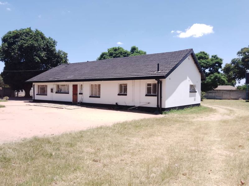 3 Bedroom House in Waterfalls for Sale 