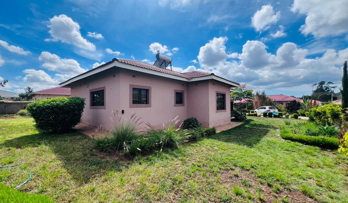 3 Bedroom Townhouse for Sale in Borrowdale 