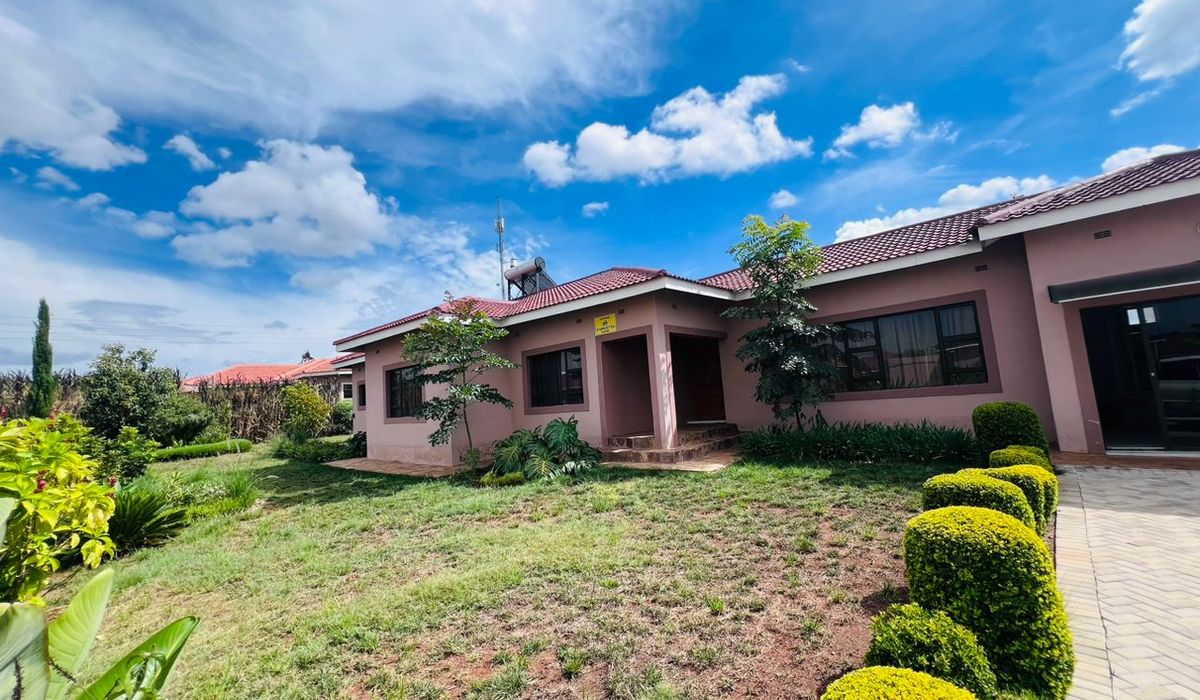 3 Bedroom Townhouse for Sale in Borrowdale 