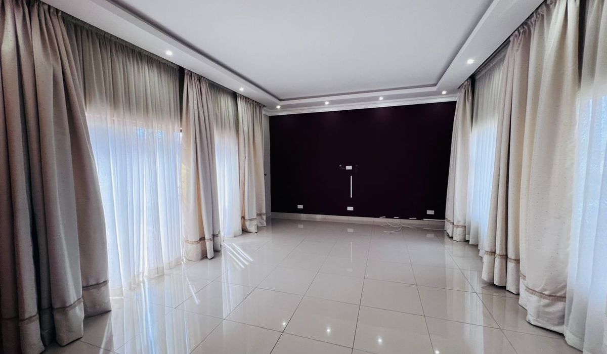 3 Bedroom Townhouse for Sale in Borrowdale 