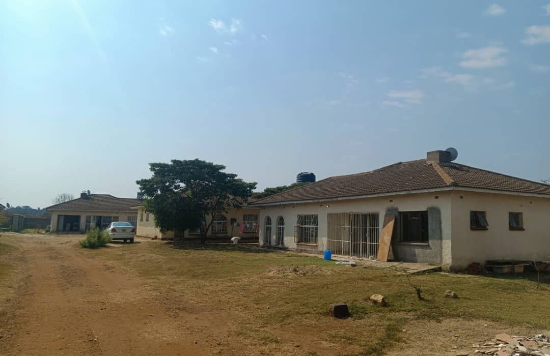3 Bedroom Unit in a Complex in Westgate 